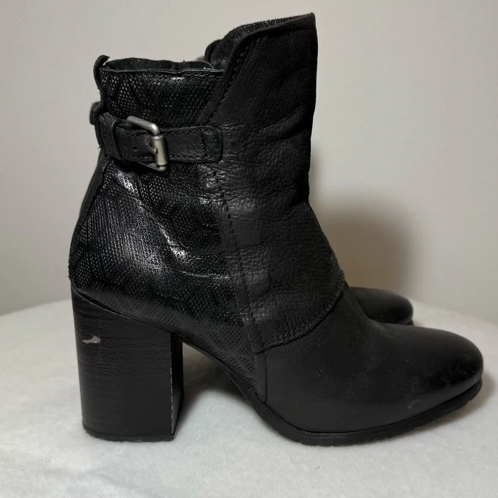 Miz Mooz Black Leather Heeled Boots Women’s Size 38 (7.5 IS) - Picture 11 of 11